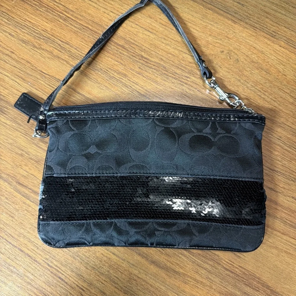 Coach Clutch Wristlet Black On Black On Black Bougie Rachet See Description
